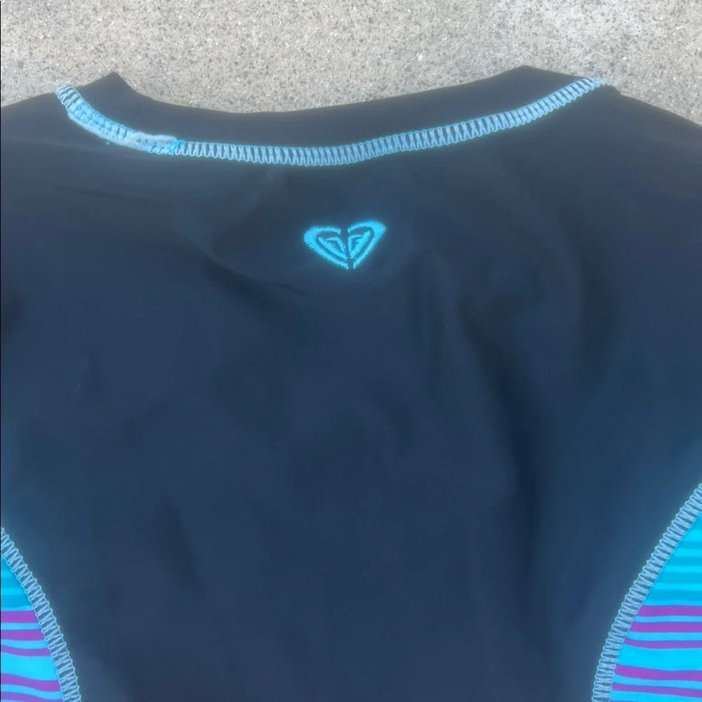 Roxy Girl Black Multicolor Striped Short Sleeve Rashguard Swim Top Girls Size 8